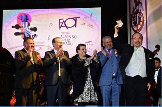 Gobernador Alfonso Durazo clausura la 39 edición del FAOT