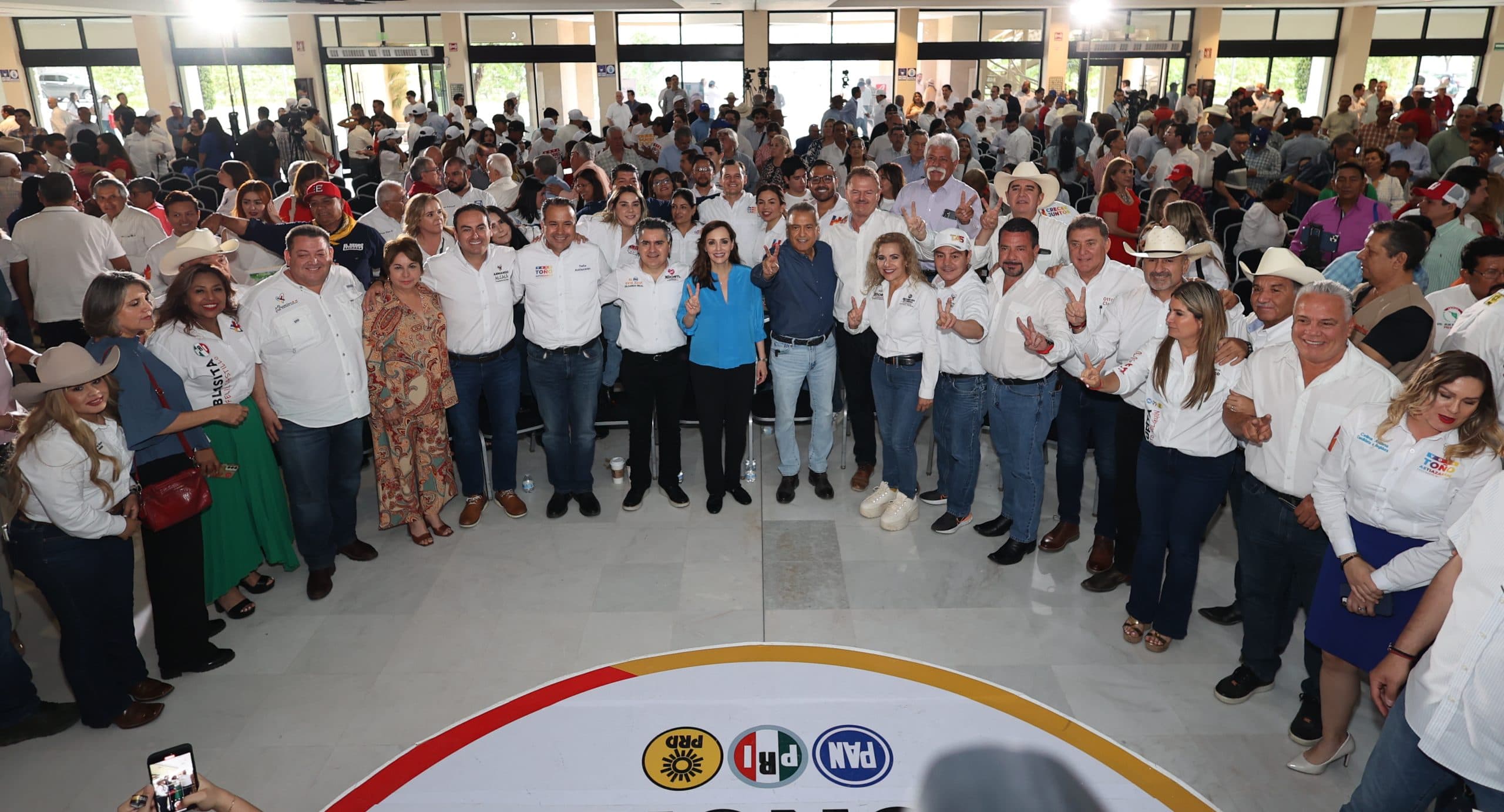 No a la continuidad de gobiernos ineptos, mentirosos y de ocurrencias: Beltrones
