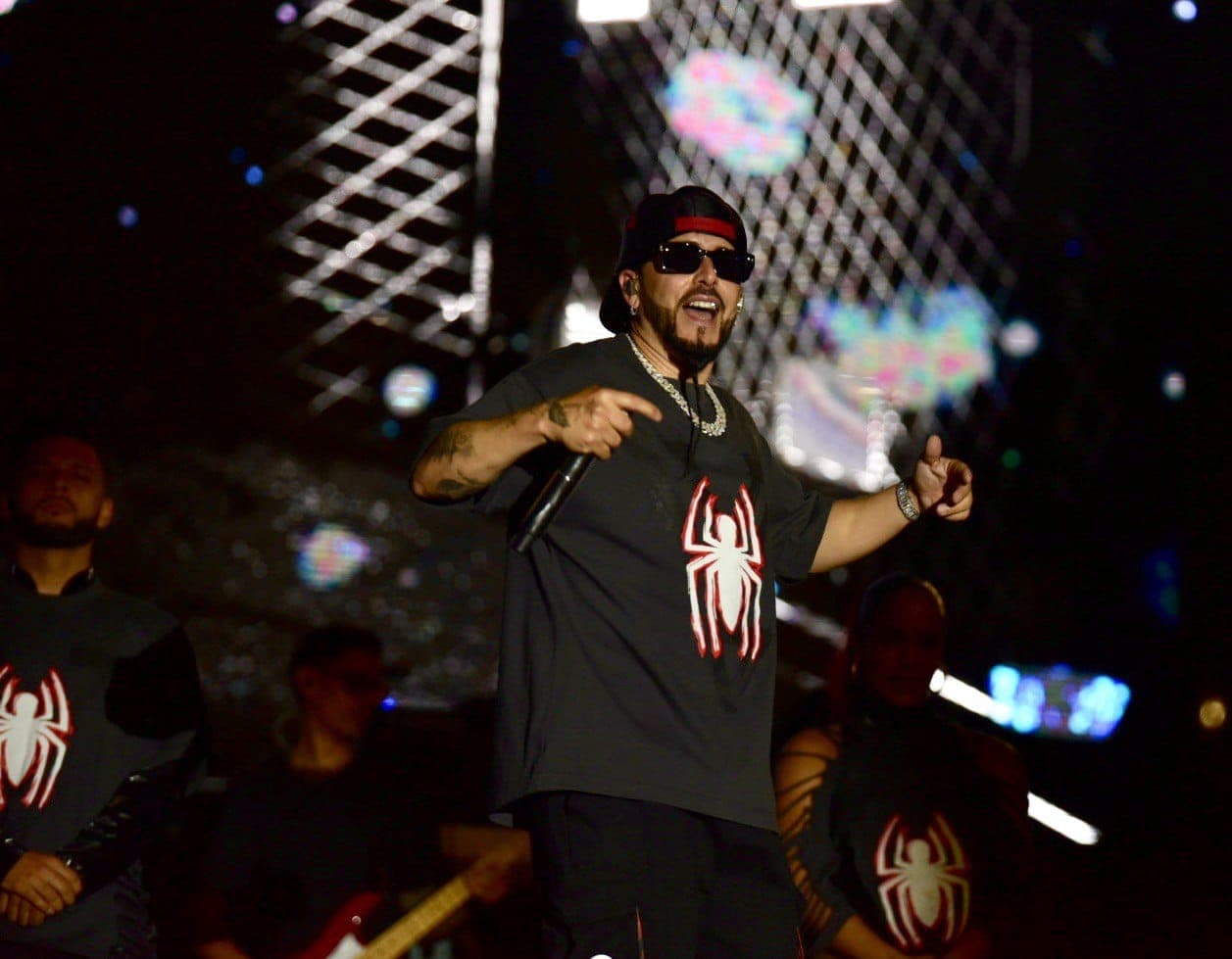 Exitosa presentación de Yandel en Fiestas del Pitic