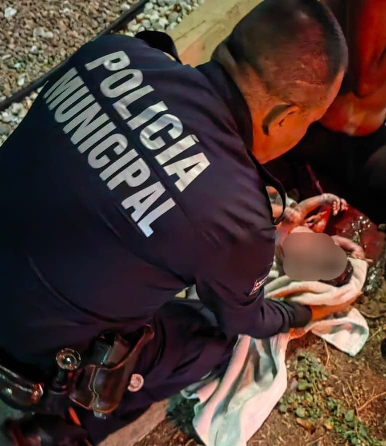 Nace bebé con ayuda de la Policía Preventiva
