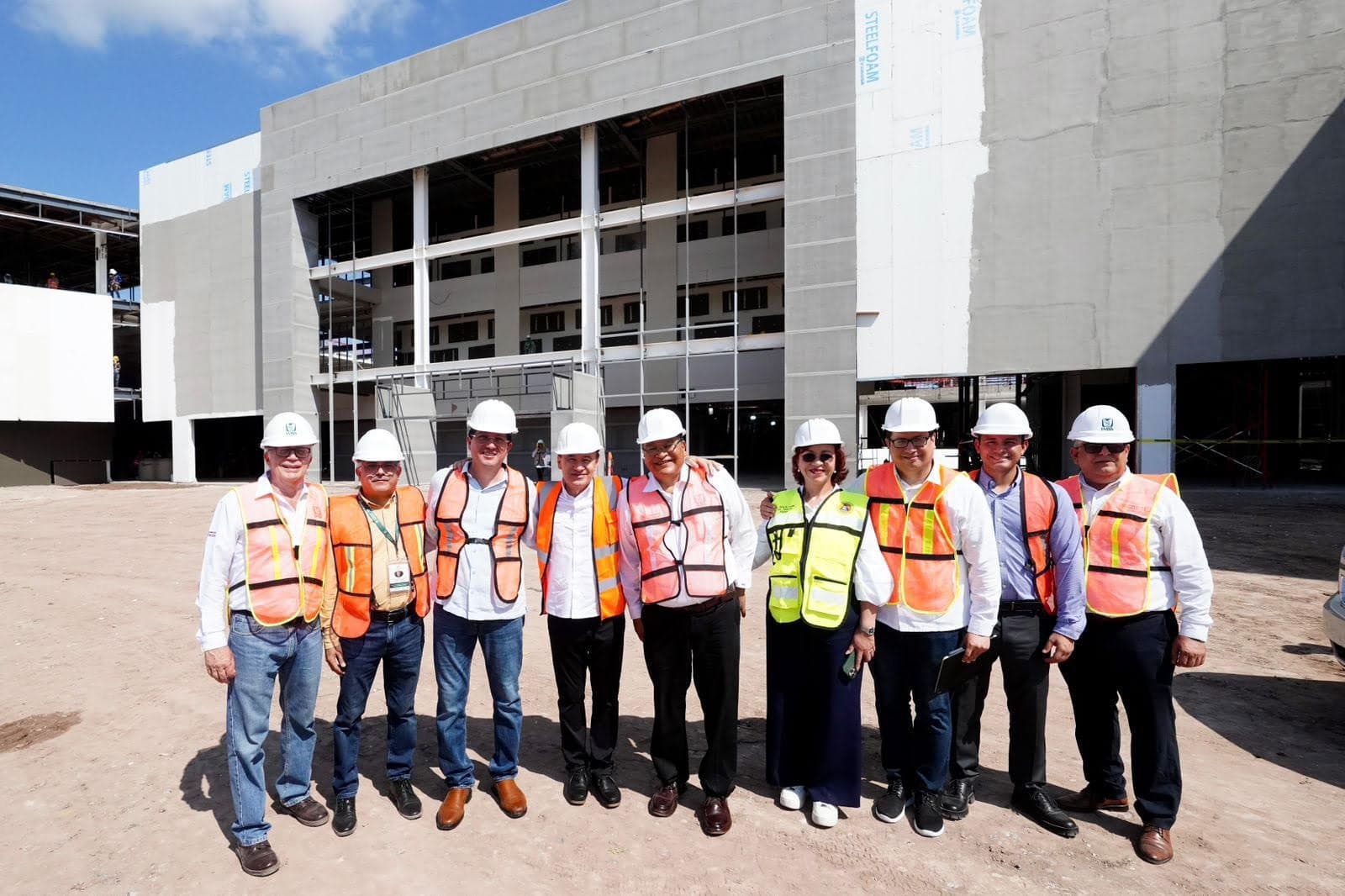 Supervisan autoridades del IMSS y el gobernador Alfonso Durazo avance de obra del nuevo HGZ en Navojoa