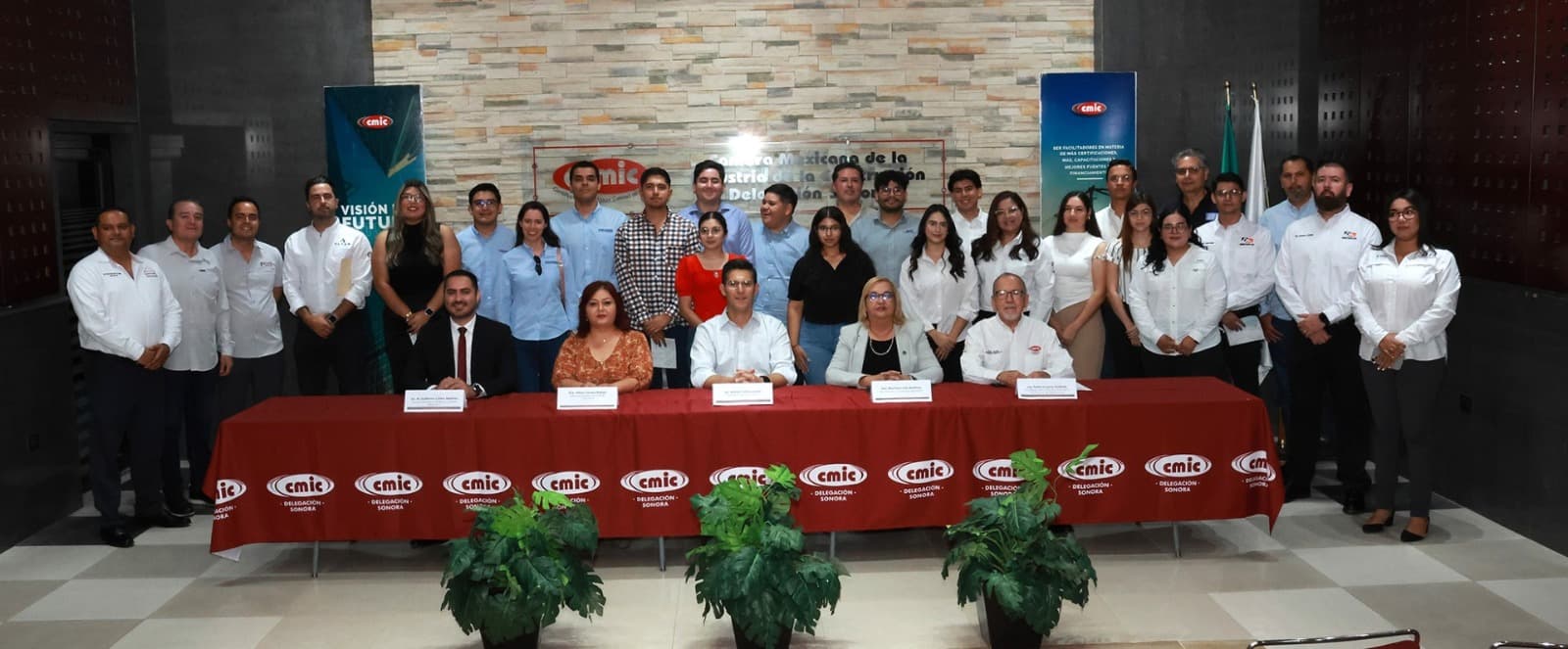 Conforman 15 estudiantes de la Unison la IV Generación de Estancias Académicas en la Industria