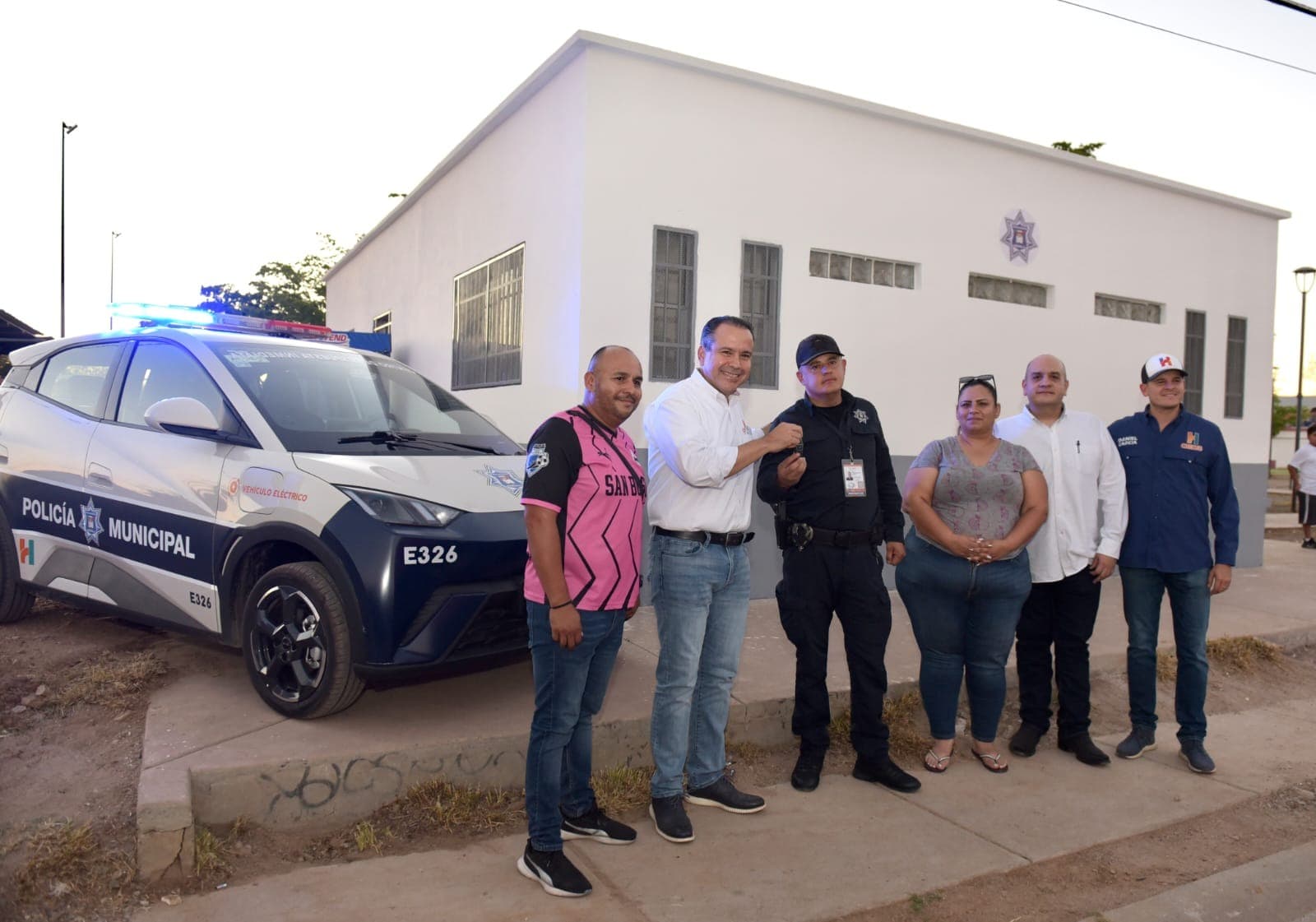 Toño Astiazarán le cumple a familias de San Bosco con Centro de Respuesta Inmediata