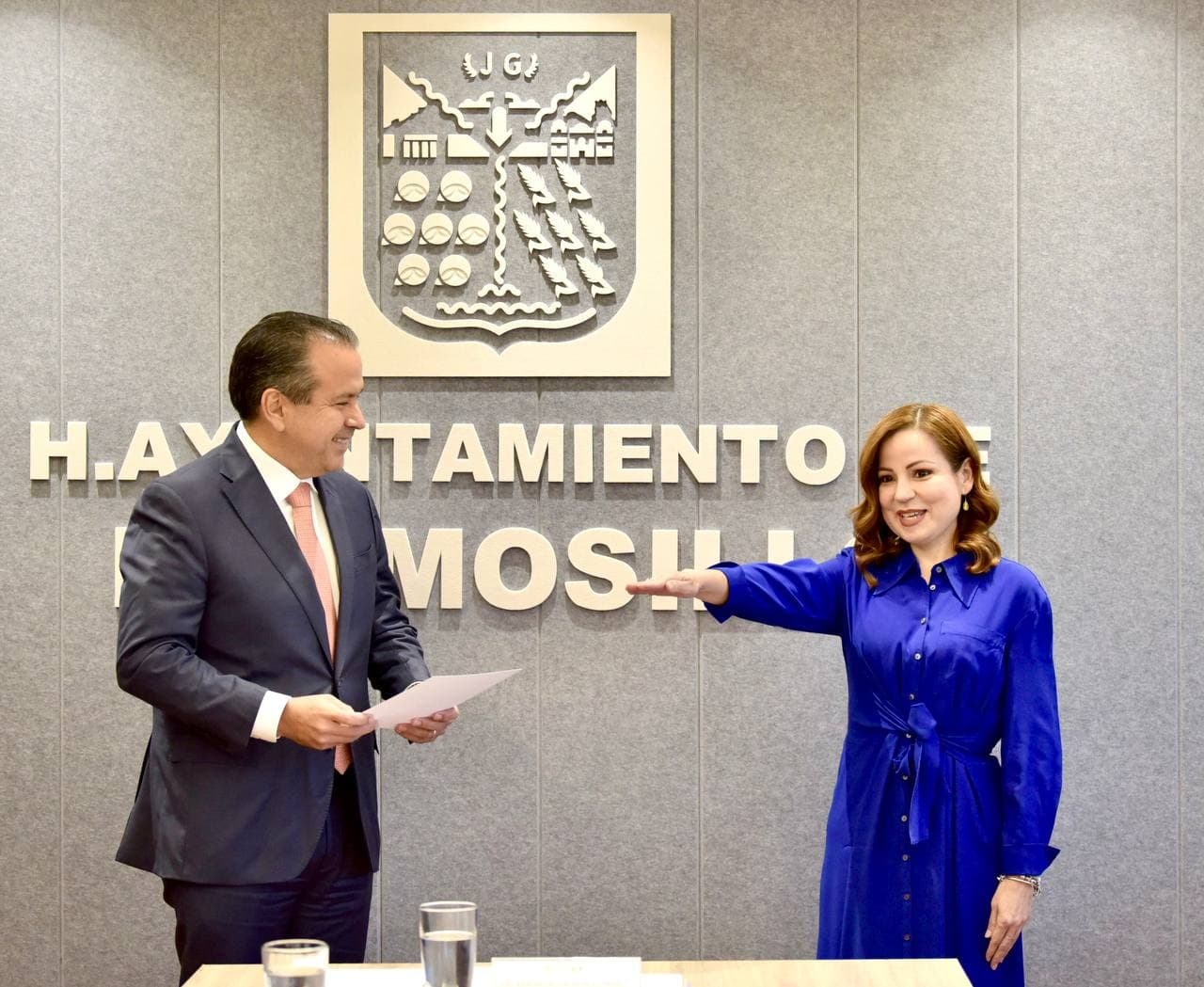 Alcalde Antonio Astiazarán toma protesta a la directora del DIF Hermosillo