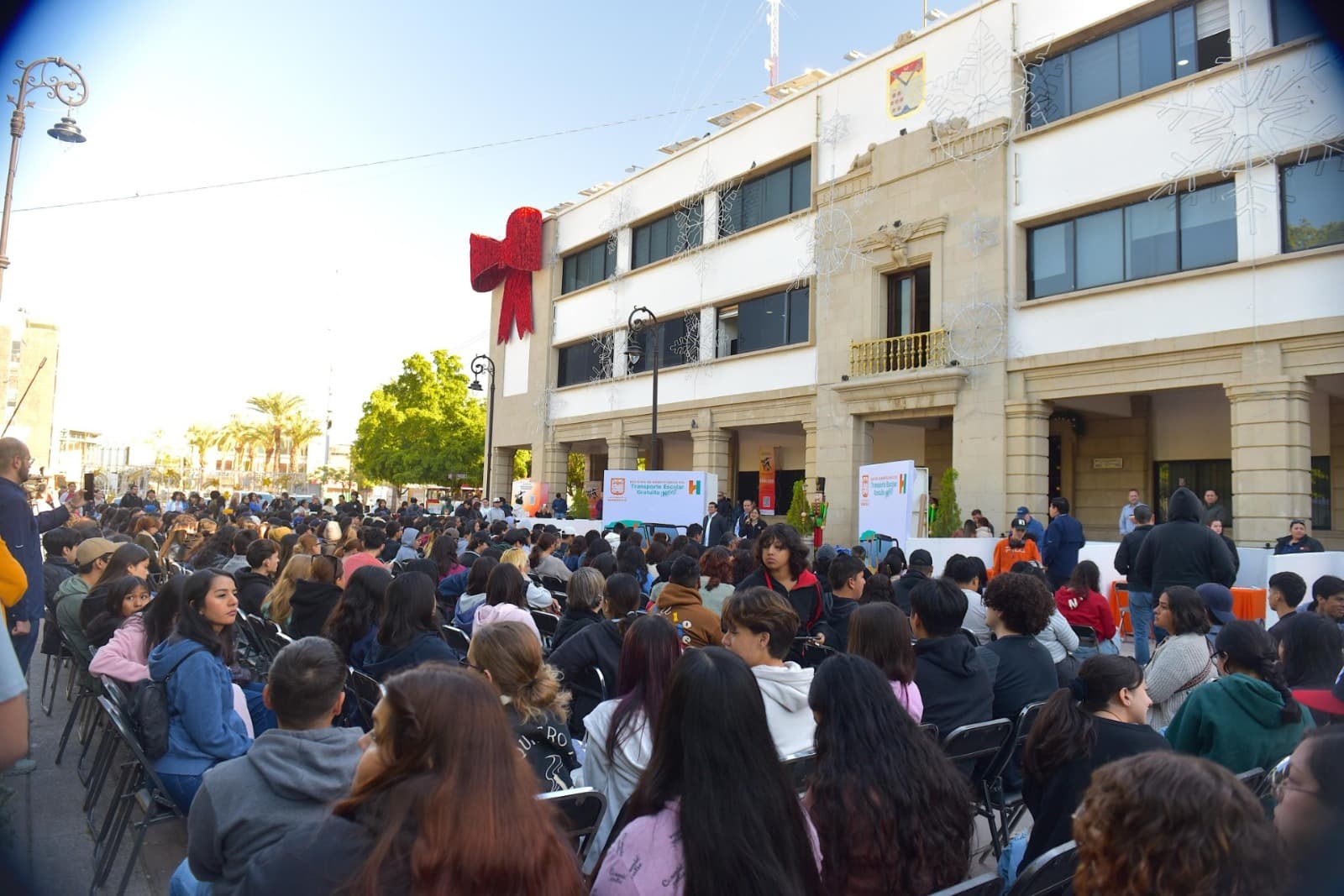 Con gran participación de jóvenes, encabeza alcalde Toño Astiazarán jornada de credencialización del H Bus