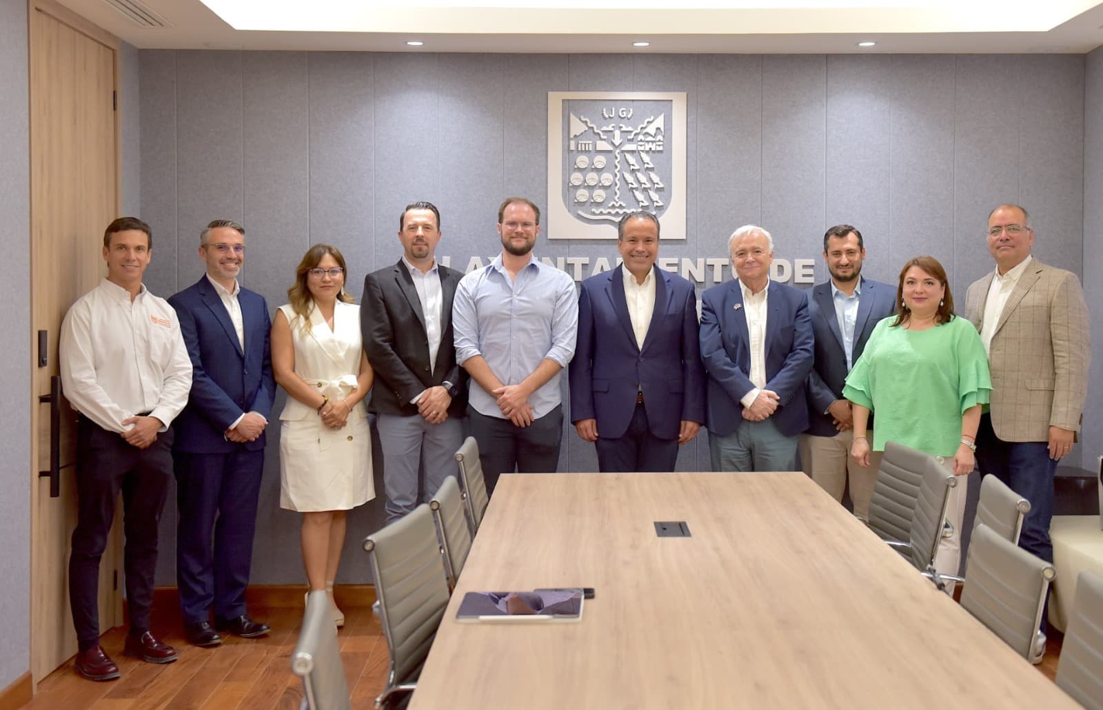 Alcalde Toño Astiazarán establece lazos comerciales, educativos y culturales con Francia para beneficio de hermosillenses