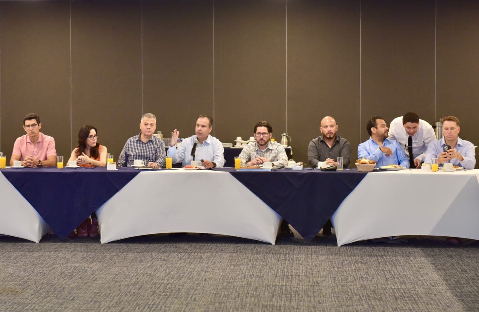 Hermosillo impulsa inversiones históricas en distribución de agua potable: Toño Astiazarán