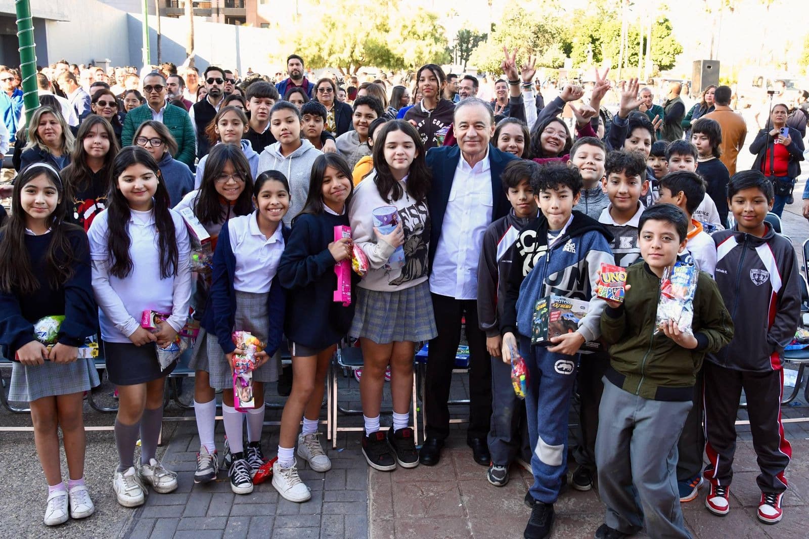 Gobernador Alfonso Durazo lleva alegría y bienestar a miles de familias sonorenses con el “Operativo Navideño”