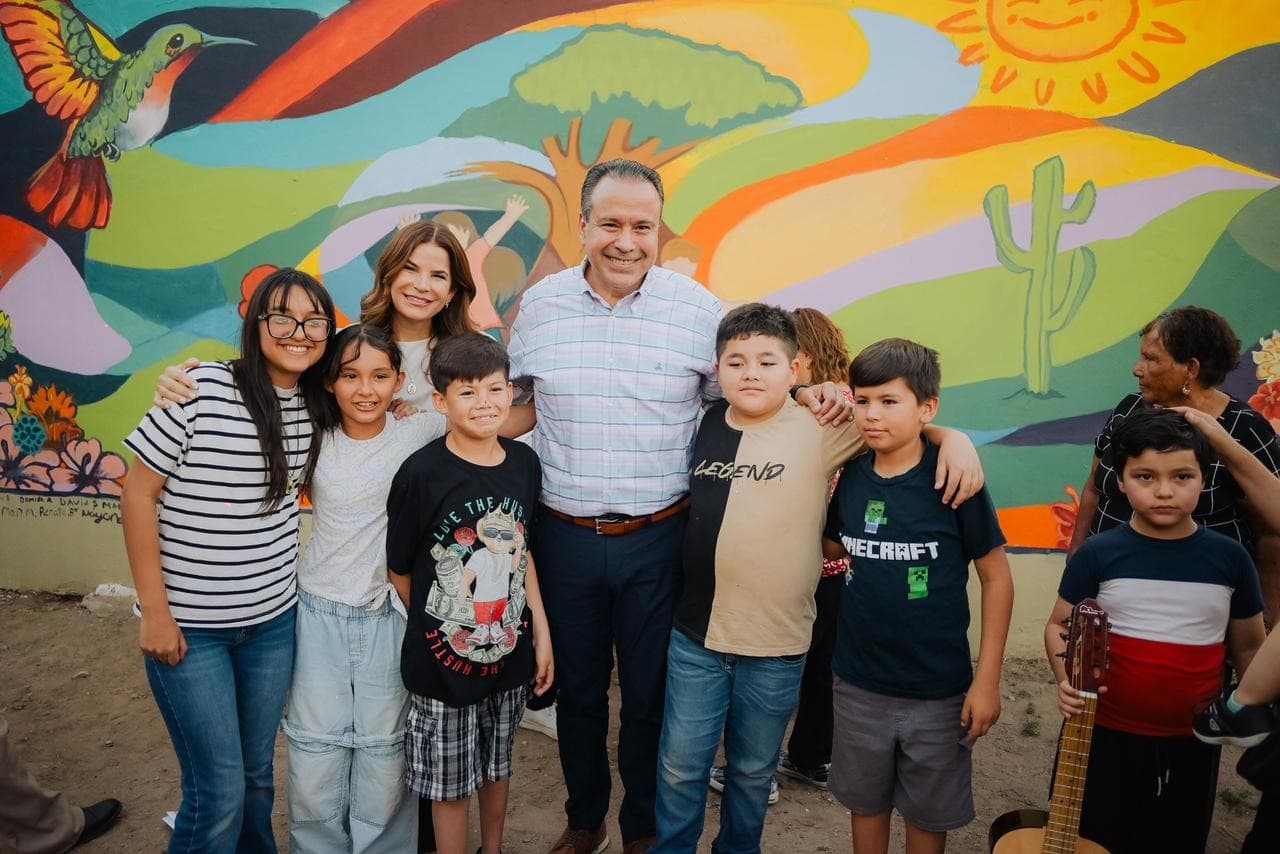 Toño Astiazarán y Patty Ruibal apoyan talento de niñez hermosillense con mural comunitario en CIF Norte