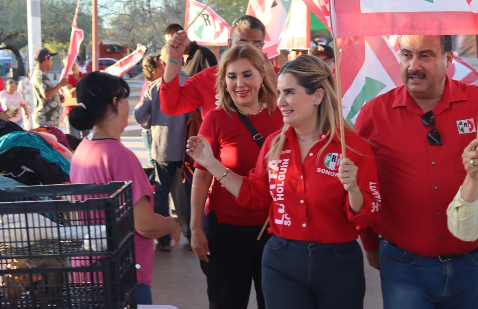 Cientos de beneficiados en Jornadas Comunitarias del PRI Sonora y PRI Hermosillo en colonia La Cholla