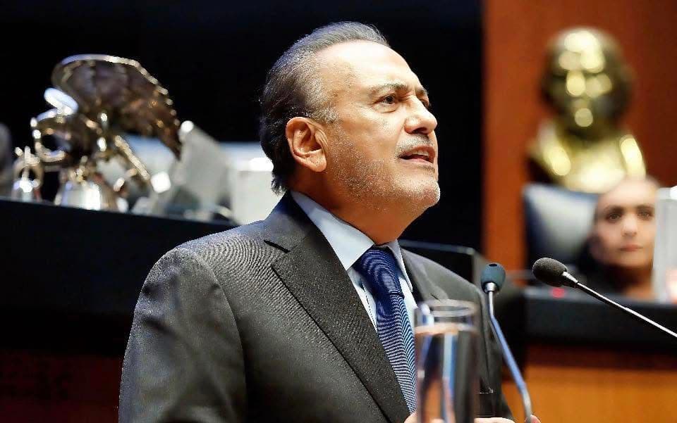 Si no pasan la prueba que no pisen el estrado: Beltrones / Mini Columna de Kioscomayor