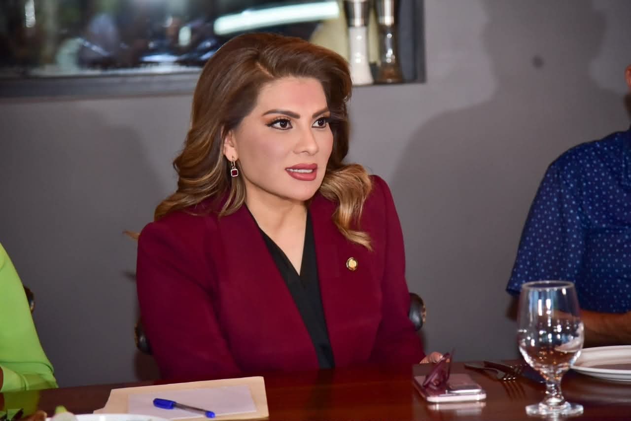 Senadora Lorenia Valles invita a su segundo informe legislativo