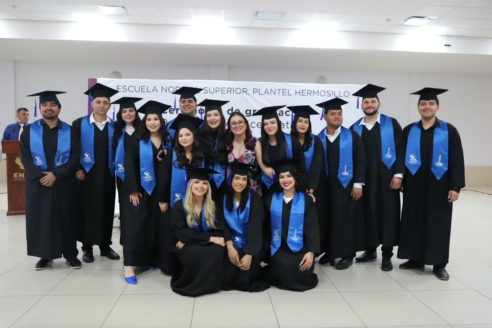 Casi 900 estudiantes egresan de Escuelas Normales y UPN de Sonora: SEC