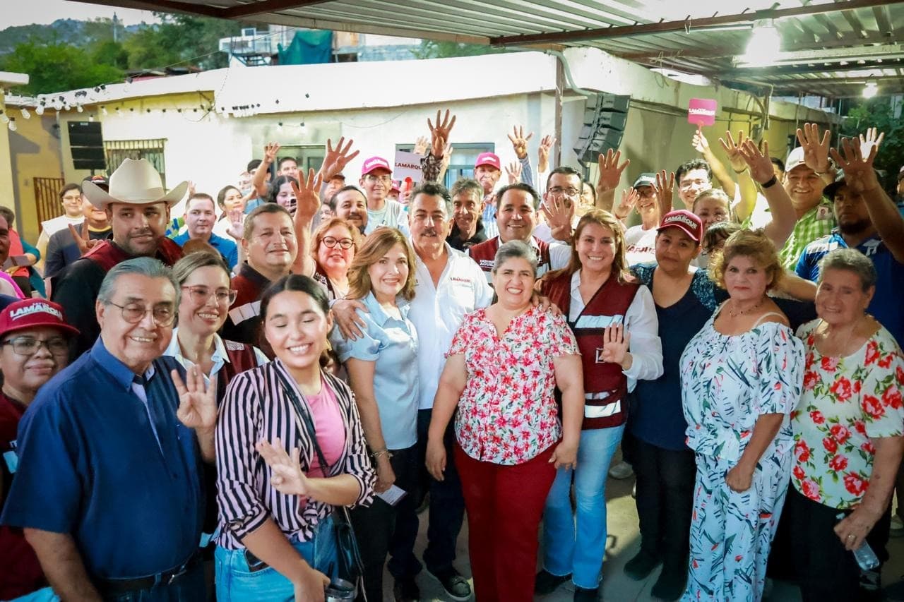 Javier Lamarque recorre la colonia Piedra Bola de Hermosillo