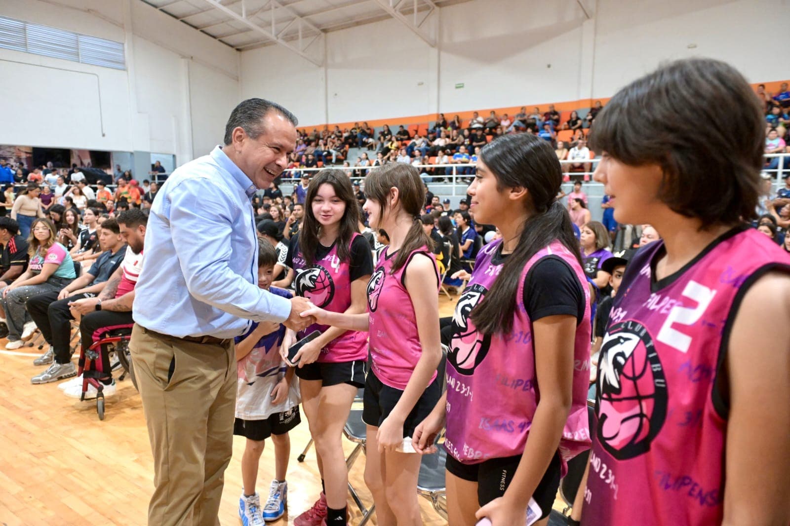 Alcalde Toño Astiazarán apoya a talentos deportivos con más de un millón de pesos en equipo de entrenamiento