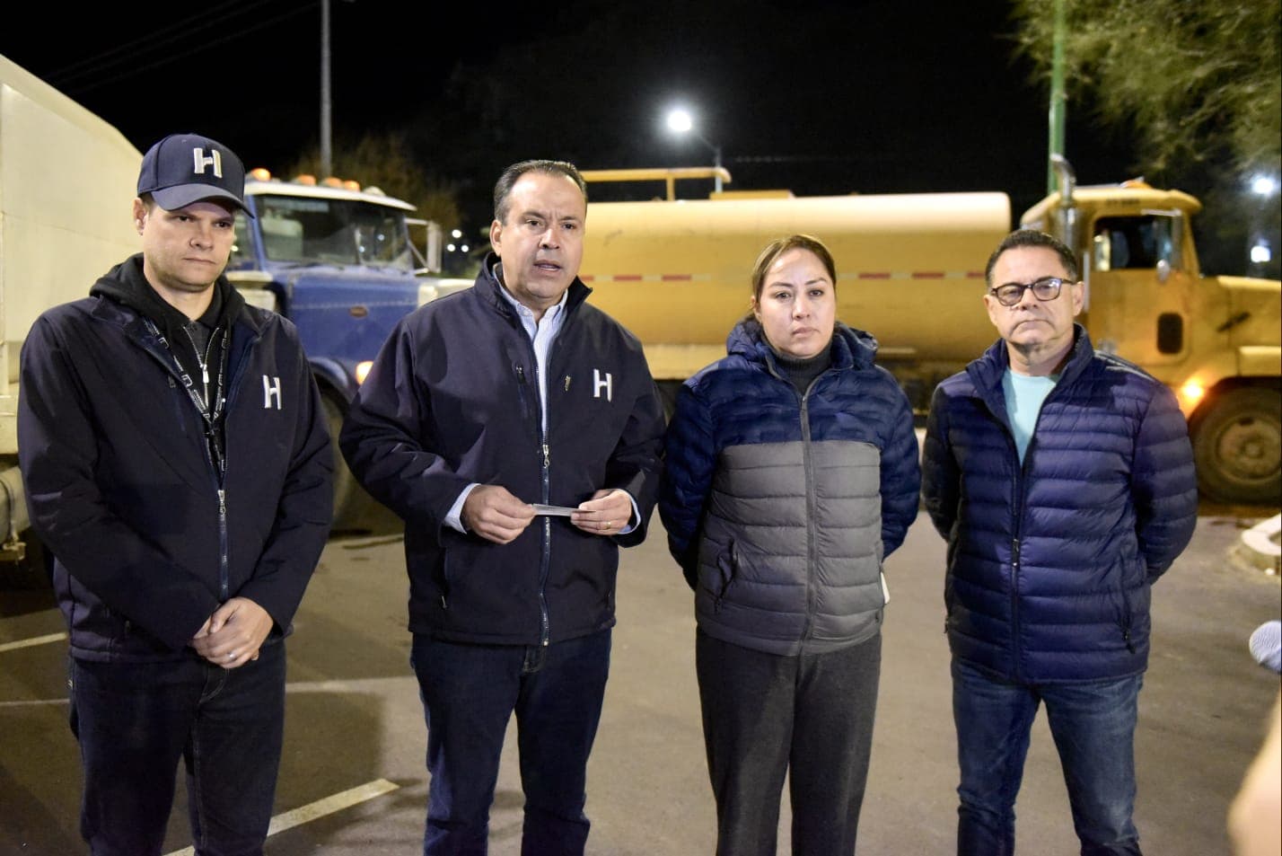 Dispone alcalde Toño Astiazarán de servicio de pipas con agua a colonias más afectadas por las 13 rupturas en tubería