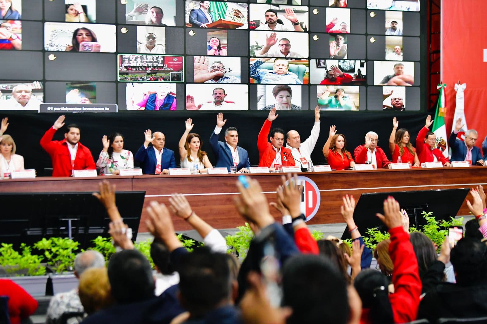 México cambia y para continuar sirviéndole, el PRI tendrá que cambiar también: Alejandro Moreno