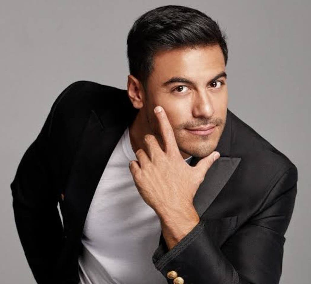 Con un lleno total Carlos Rivera celebró 20 años de carrera artística