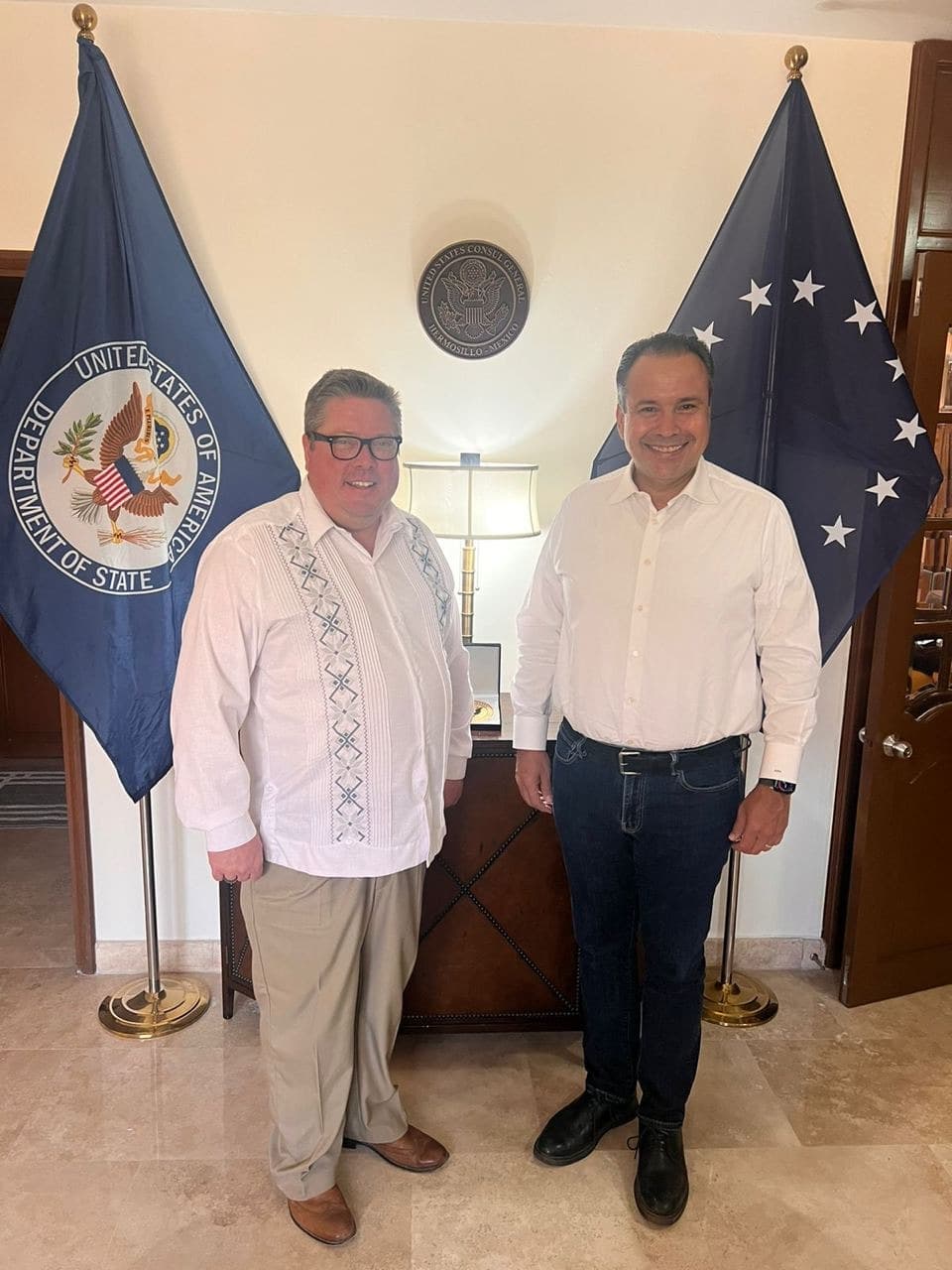 Alcalde Toño Astiazarán reconoce a policía municipal por ganar concurso internacional DARE