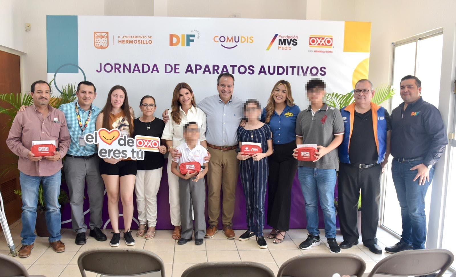 Gobierno Municipal y empresas privadas ayudan a personas con discapacidad auditiva
