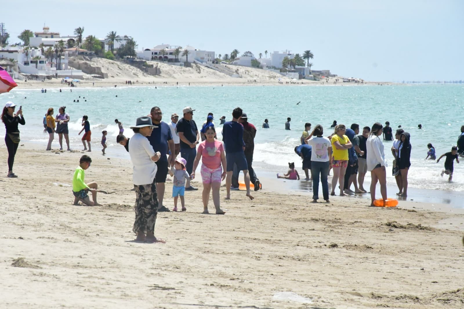 Se registra gran afluencia de vacacionistas en Bahía de Kino