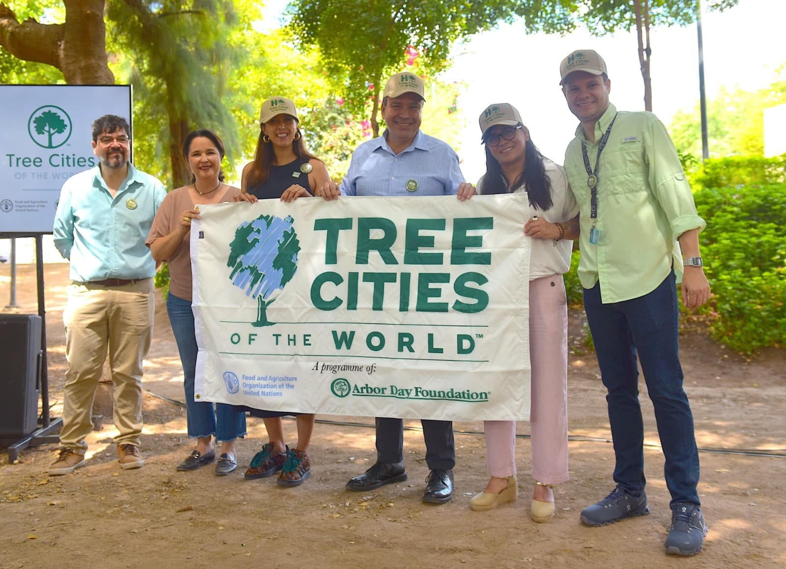 Alcalde Toño Astiazarán recibe el distintivo mundial Tree Cities Of The World por acciones de innovación en reforestación y mantenimiento de árboles