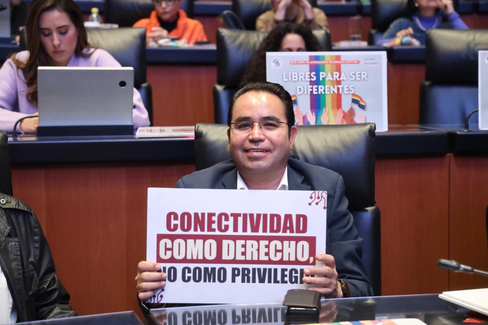 “La oposición defiende privilegios; nosotros garantizamos derechos digitales para el pueblo”: senador Heriberto Aguilar