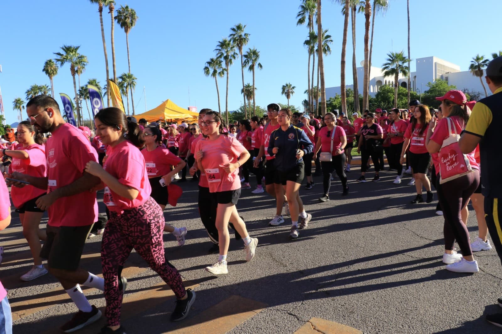 Fortalece Unison vínculo de servicio a la comunidad con la 9ª Carrera Pedestre contra el cáncer