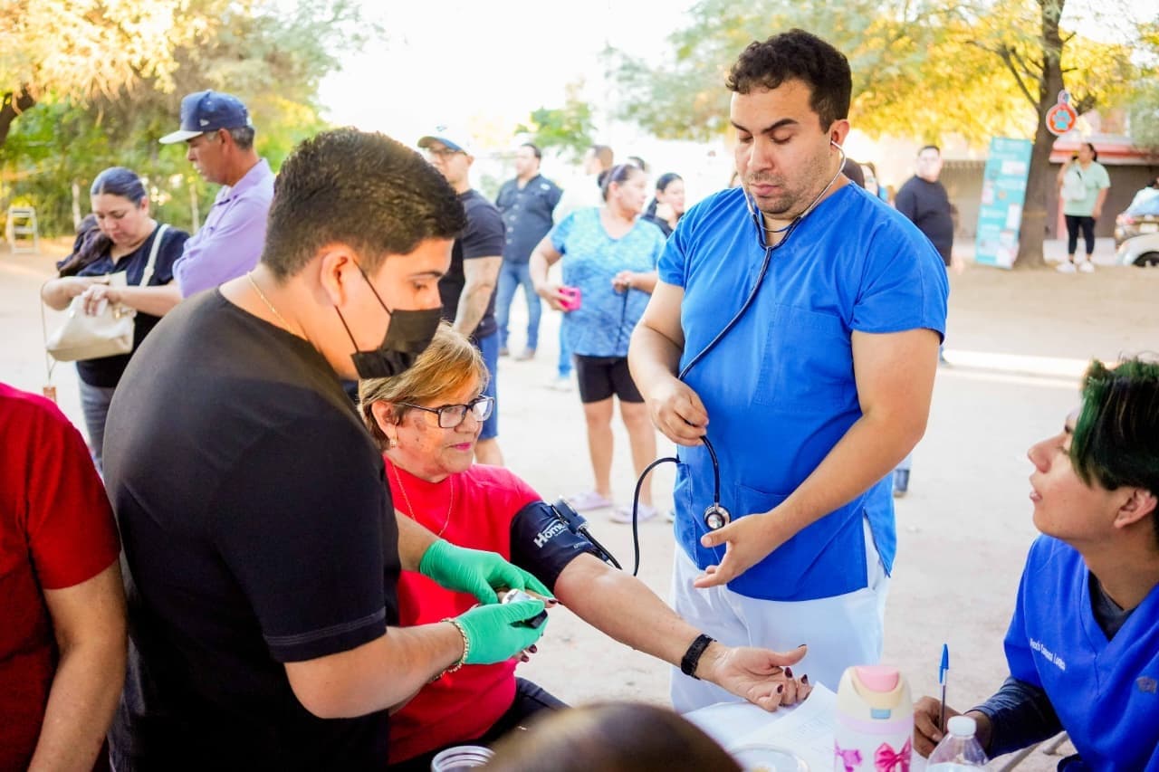 Toño Astiazarán acerca servicios a familias del Fovissste durante “Miércoles En Tu Colonia”