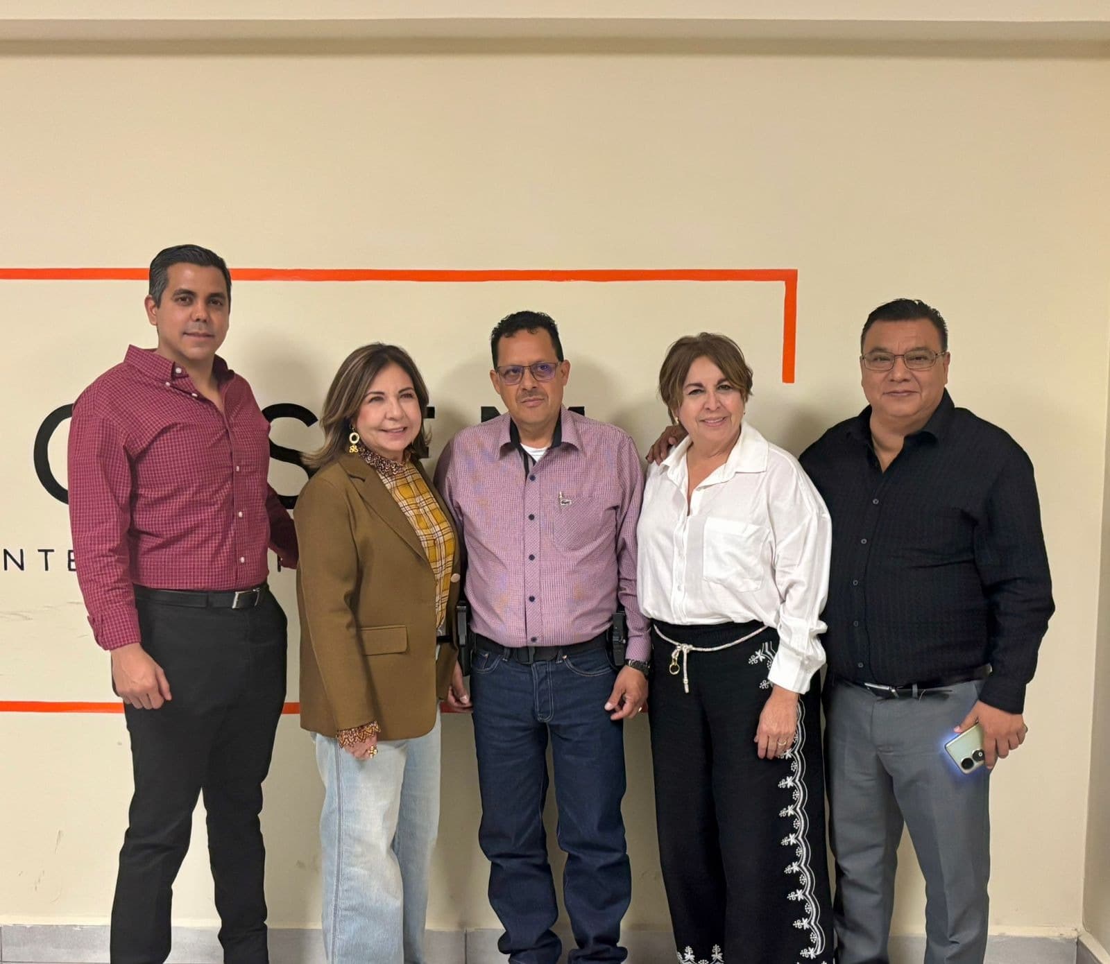 Comparte Policía de Hermosillo modelo de éxito de la Unidad de Género a autoridades de Nogales