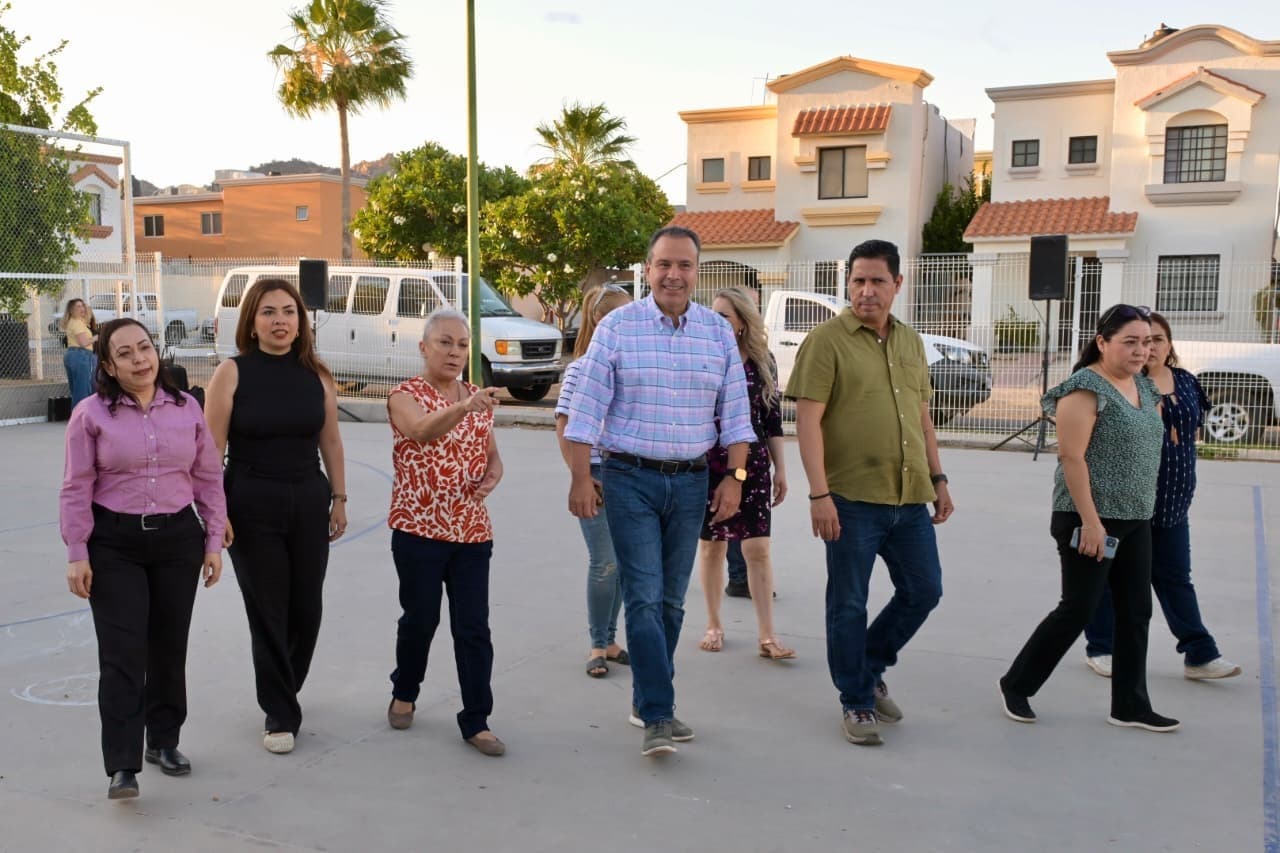 Alcalde Toño Astiazarán entrega modernización de parque en Urbi Villa del Rey en beneficio de familias del sector