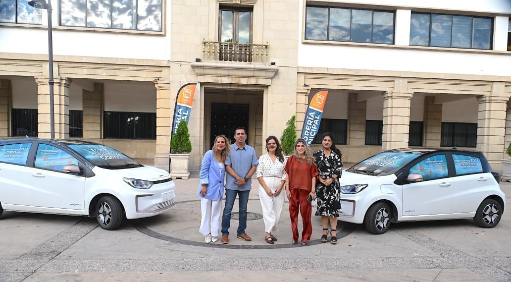 Contribuyentes cumplidos reciben los dos automóviles que se ganaron en el sorteo “En la H ¡Cumpliendo Ganas 2026!"