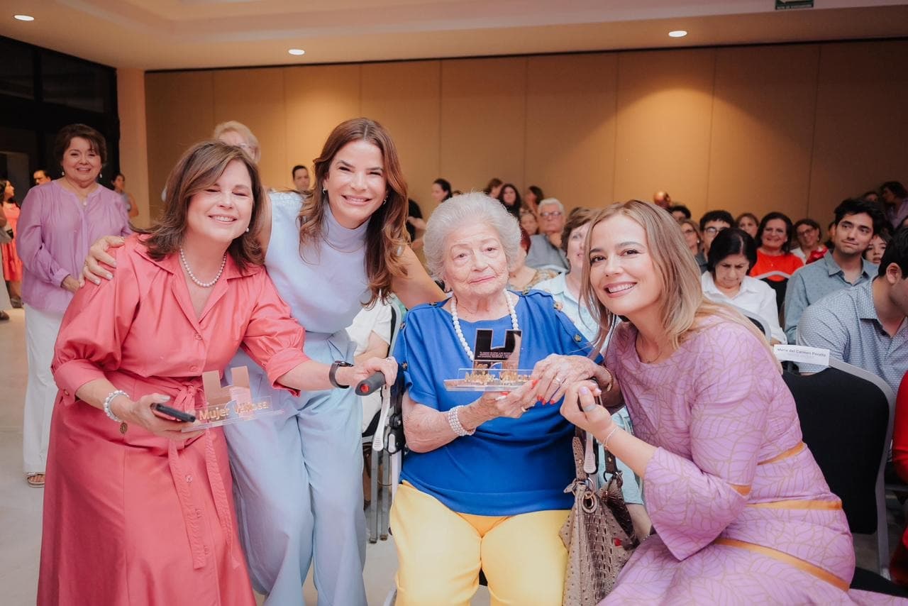 Reconoce Patty Ruibal a mujeres destacadas por su servicio en causas sociales