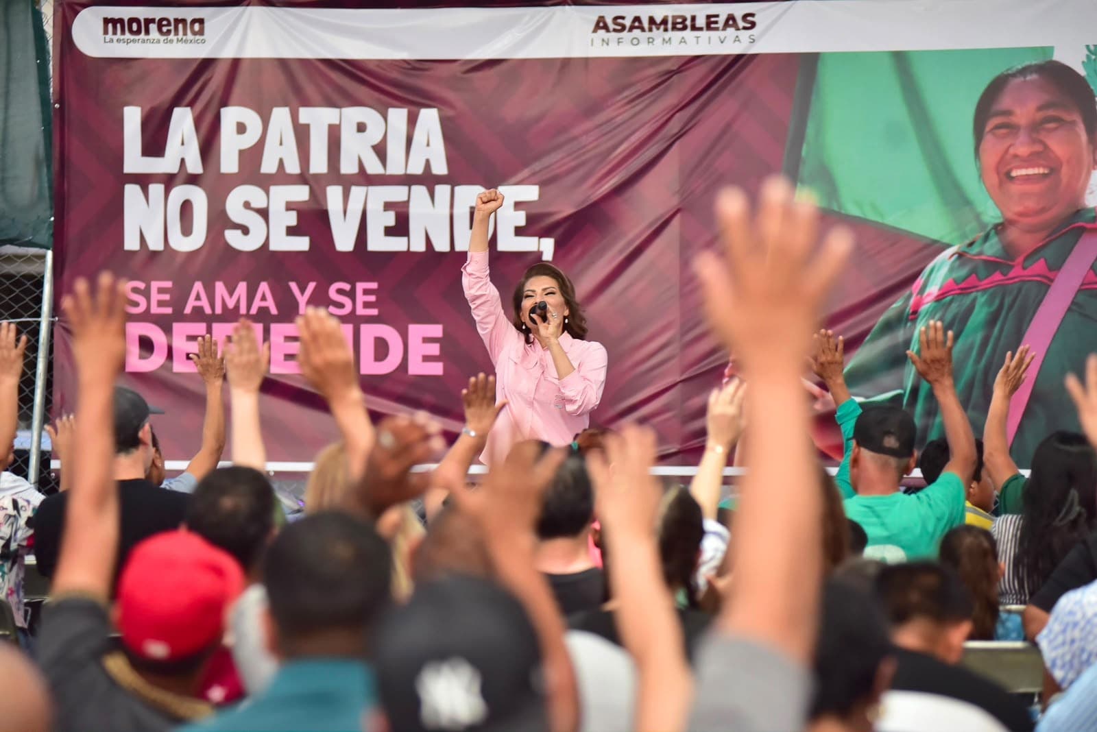 Lorenia Valles se reúne con hermosillenses en asamblea municipal